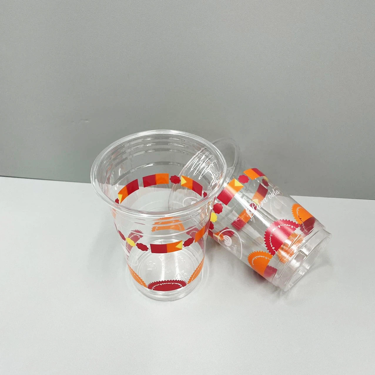 12 oz Milkshake Clear Plastic Cups with Lids 1